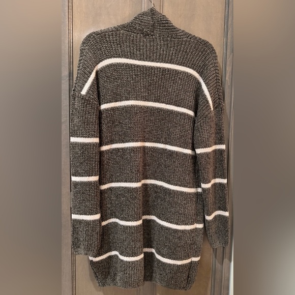 Wanna B open front cardigan boucle knit olive color white stripes size medium - Picture 4 of 4